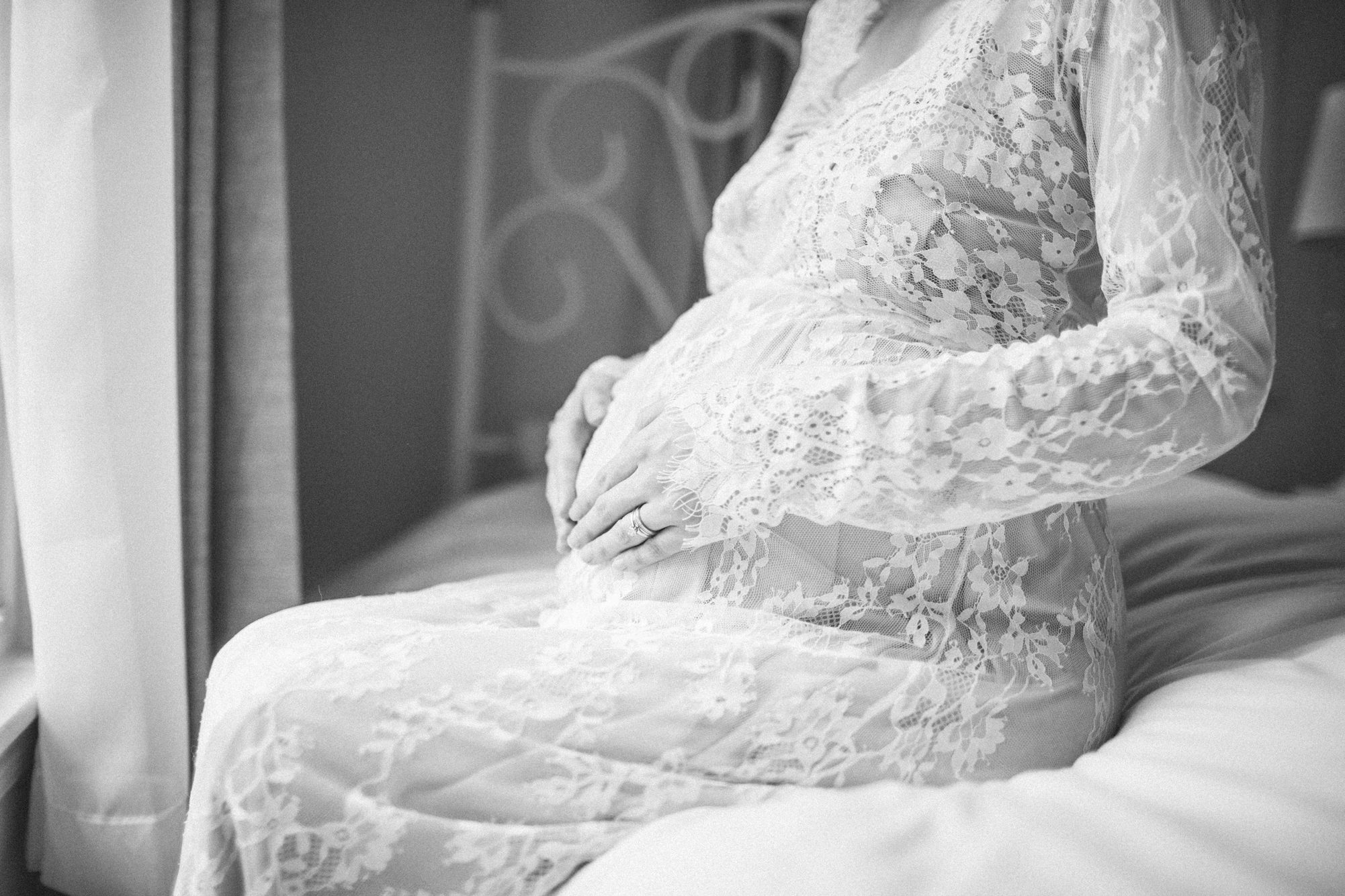 In-Home-Maternity-Photographer-Bethesda-MD_0004.jpg